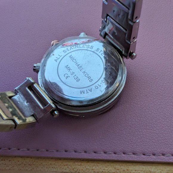Ladies Michael Kors Watch - Picture 3 of 5